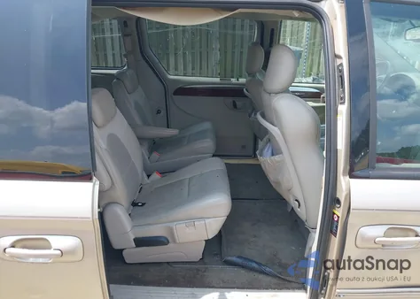 2005 Chrysler Town & Country Limited z USA, uszkodzony, nr VIN 2C8GP64L45R216138